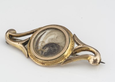 Lot 78 - An Edwardian 9ct gold mourning brooch