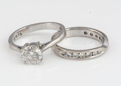 Lot 79 - A certificated diamond solitaire ring