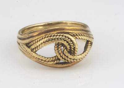 Lot 88 - An 18ct gold rope twist knot ring
