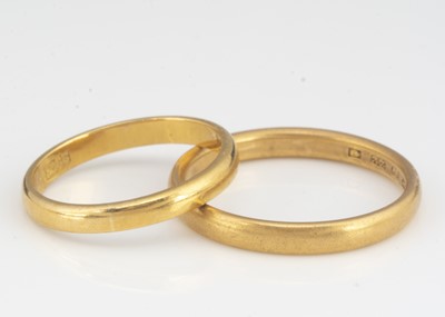 Lot 130 - Two 22ct gold wedding bands