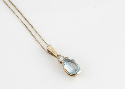 Lot 146 - An aquamarine and diamond 9ct gold pendant