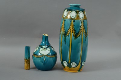 Lot 255 - A large early 20th century Minton ceramic vase