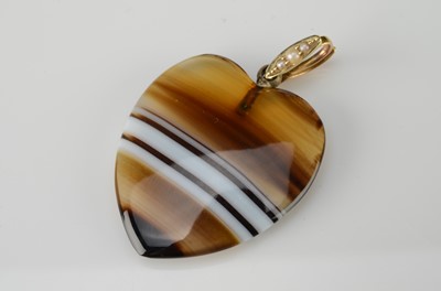 Lot 165 - A 19th Century banded agate heart pendant