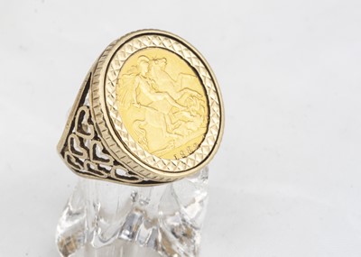 Lot 224 - An Elizabeth II half sovereign in a 9ct gold ring mount