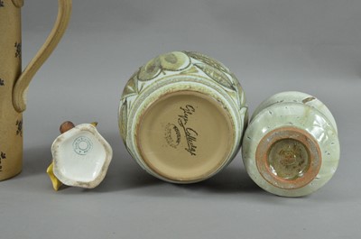 Lot 264 - A collection of assorted pottery