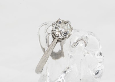 Lot 253 - A platinum diamond old cut solitaire