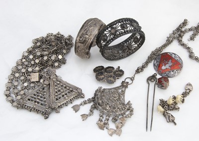 Lot 265 - A collection of Middle Eastern white metal jewels