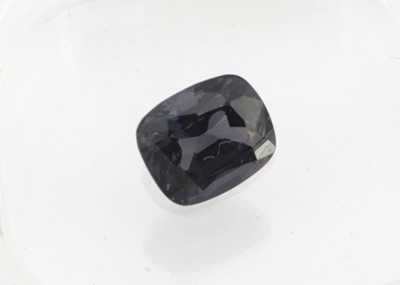 Lot 290 - A certificated oval cut spinel