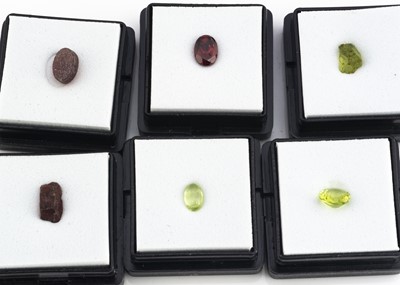 Lot 298 - Smaller collection of loose rough and part cut gem material