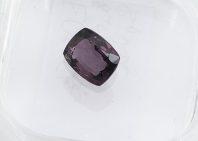 Lot 317 - A certificated loose spinel (Burmese)