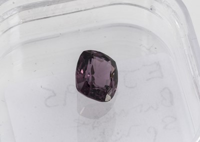 Lot 326 - A certificated cushion cut Spinel