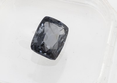 Lot 360 - A certificated cushion cut spinel