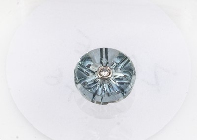 Lot 368 - A certificated round cut sapphire