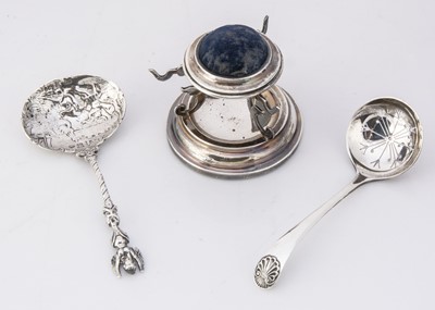 Lot 392 - A George V period silver filled pin cushion stand