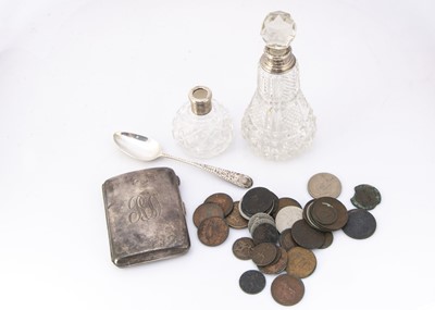 Lot 393 - A small collection of silver and coins