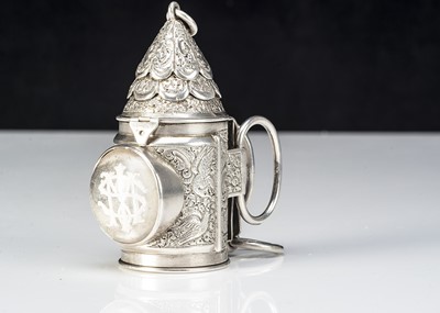 Lot 408 - A fine and rare Victorian silver novelty sewing etui and vinaigrette by S. Mordan & Co