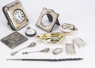 Lot 422 - A collection of silver and other collectable items