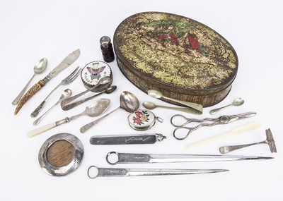 Lot 424 - A small collection of silver and silver plated items