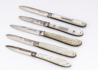 Lot 435 - Five Victorian and later silver and mother of pearl folding pocket fruit knives
