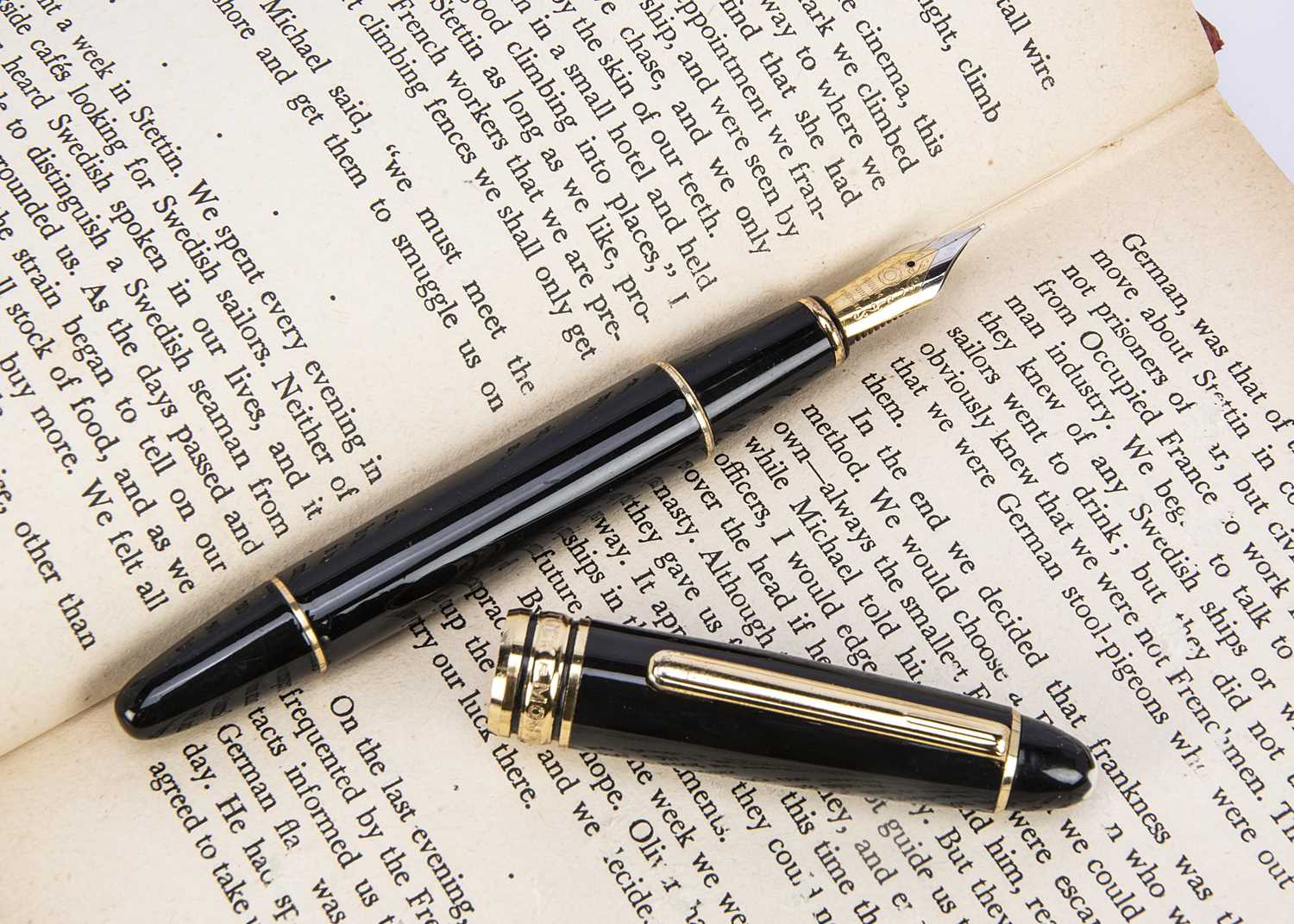Lot 457 - A Mont Blanc Meisterstuck Fountain pen