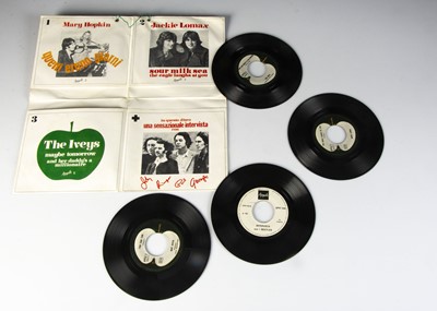 Lot 116 - Beatles / Apple Promo Singles Set