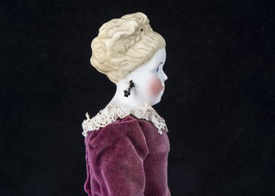 Lot 19 - A small unusual Alt Beck & Gottschalck bisque shoulder head girl doll