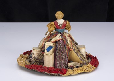 Lot 69 - A 19th century sewing doll necessaire
