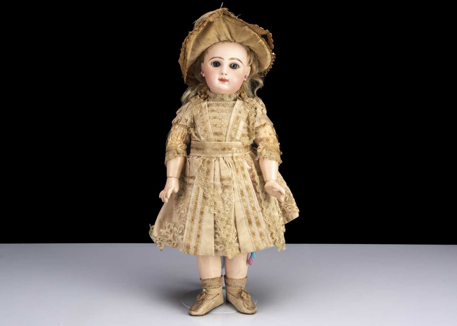 Lot 153 - A Tete Jumeau bebe No. 8