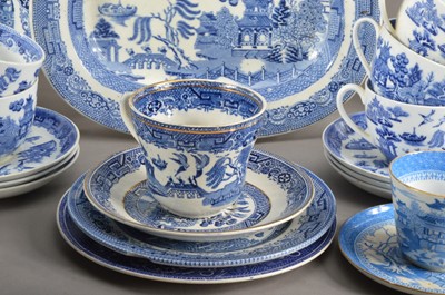Lot 2 - An assorted collection of blue and white ceramics