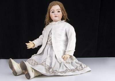Lot 192 - A very large Kammer & Reinhardt 192 child doll