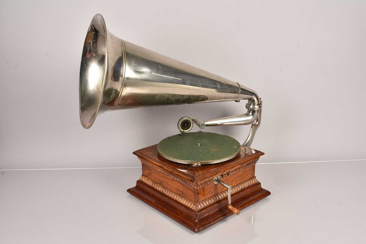 Lot 10 - Horn Gramophone