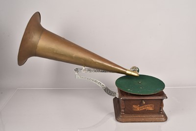 Lot 20 - Horn Gramophone