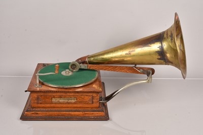 Lot 32 - Horn Gramophone