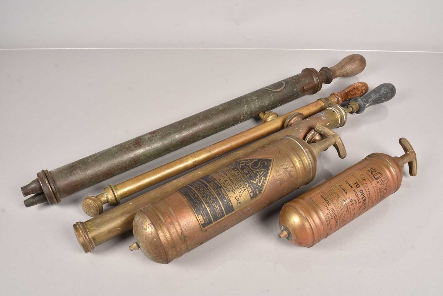 Lot 110 - A vintage Fisaf No.6 Fire Extinguisher