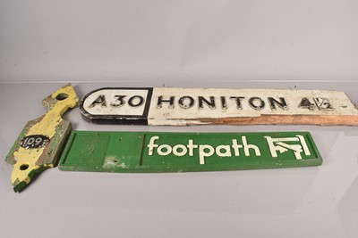 Lot 122 - A Vintage wooden Honiton A30 road sign