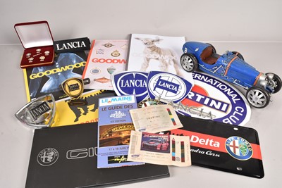 Lot 350 - A collection of various automotive items