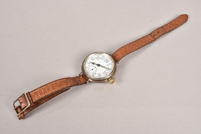 Lot 512 - A WWI military style wrist watch