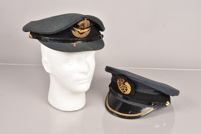 Lot 574 - A Royal Air Force Peaked cap