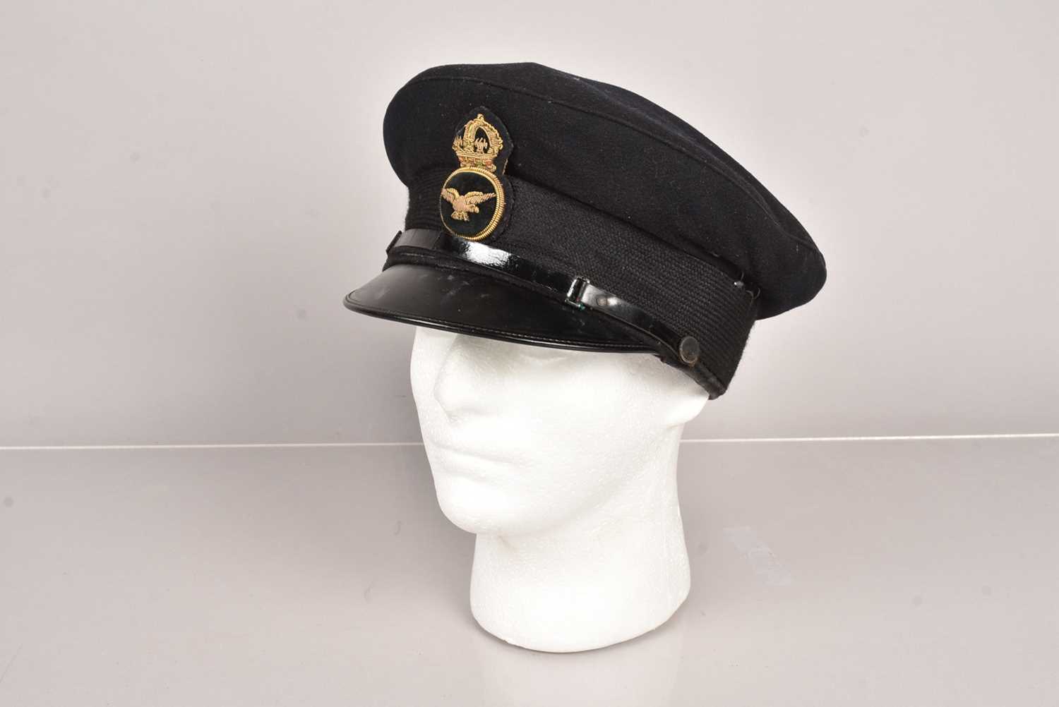 Lot 578 - A 1918 Pattern Royal Air Force (RAF) NCO's Peak Cap