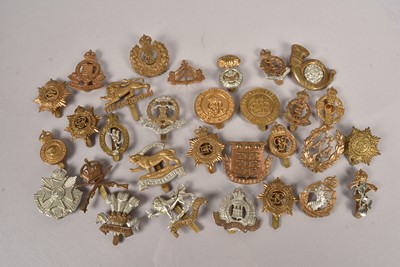 Lot 605 - British Cap Badges