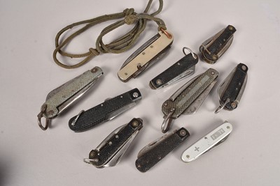 Lot 723 - A small collection of Jack knives and pen knives