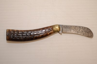 Lot 727 - A good selection of Hunting pocket knives