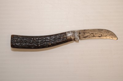 Lot 727 - A good selection of Hunting pocket knives