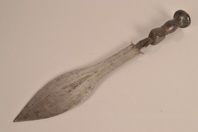 Lot 739 - A Luba short sword