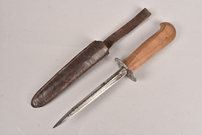 Lot 743 - A WWI Belgian Trench knife