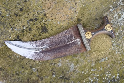 Lot 752 - A Middle Eastern Jambiya