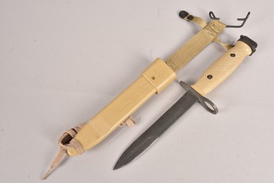 Lot 781 - A US M7 bayonet