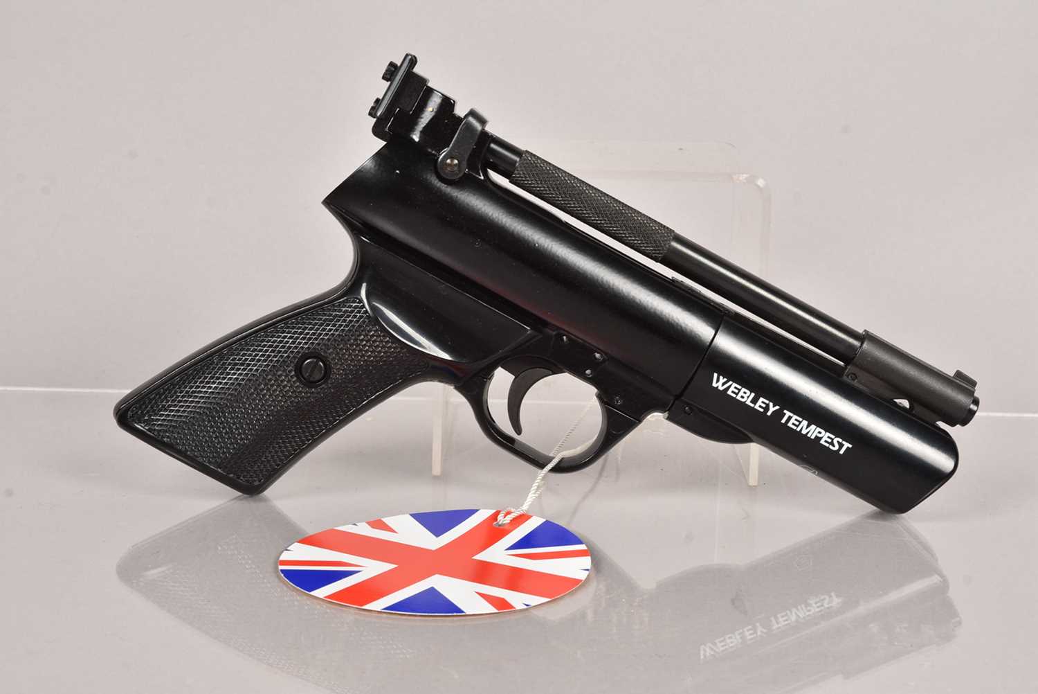 Lot 943 - A Webley Tempest .22 Air Pistol,