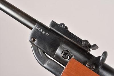 Lot 970 - An SMK XTB2K Break Barrel .22 Air Rifle