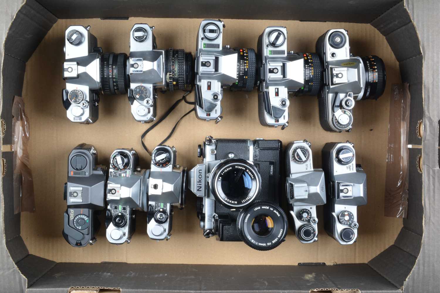 Lot 7 - A Tray of SLR Cameras